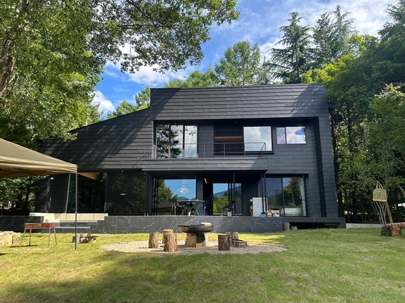 Live with Breathtaking Views of Mount Asama — Fully Furnished Villa in Minami-Karuizawa
