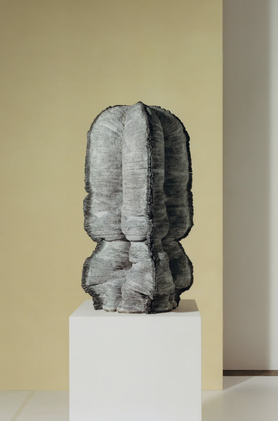 Japanese Sculptor Kunimasa Aoki Wins 2025 Loewe Craft Prize for Terracotta Masterpiece